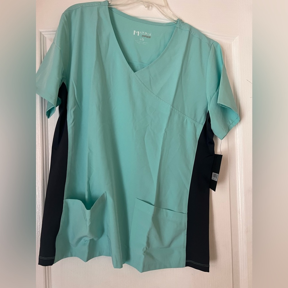 Matrix scrub top NWT